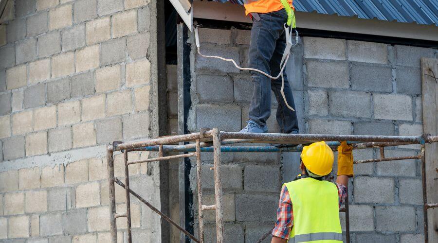 Expert Emergency Roof Repairs services in Hext, TX